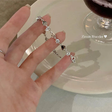 Y2K Zircon Ins Bracelets for Women Korean Fashion Sweet Girls Sparkling Hollow Heart Delicate Chain Bracelet Party Jewelry