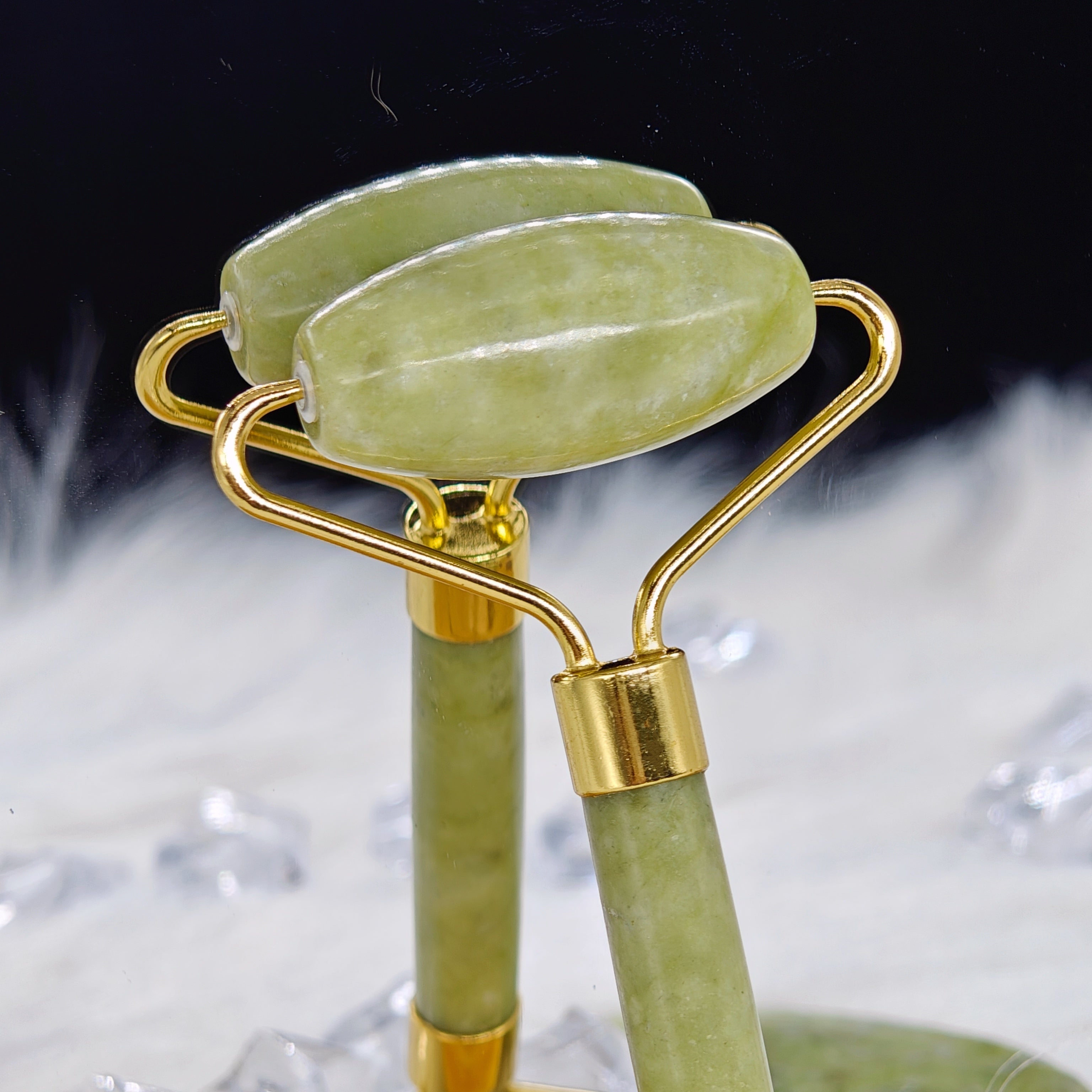 2pcs of Gua Sha Boards for Facial Massage, Specialized Tools for Beauty Salons to Slim The Face And Neck, Without Battery