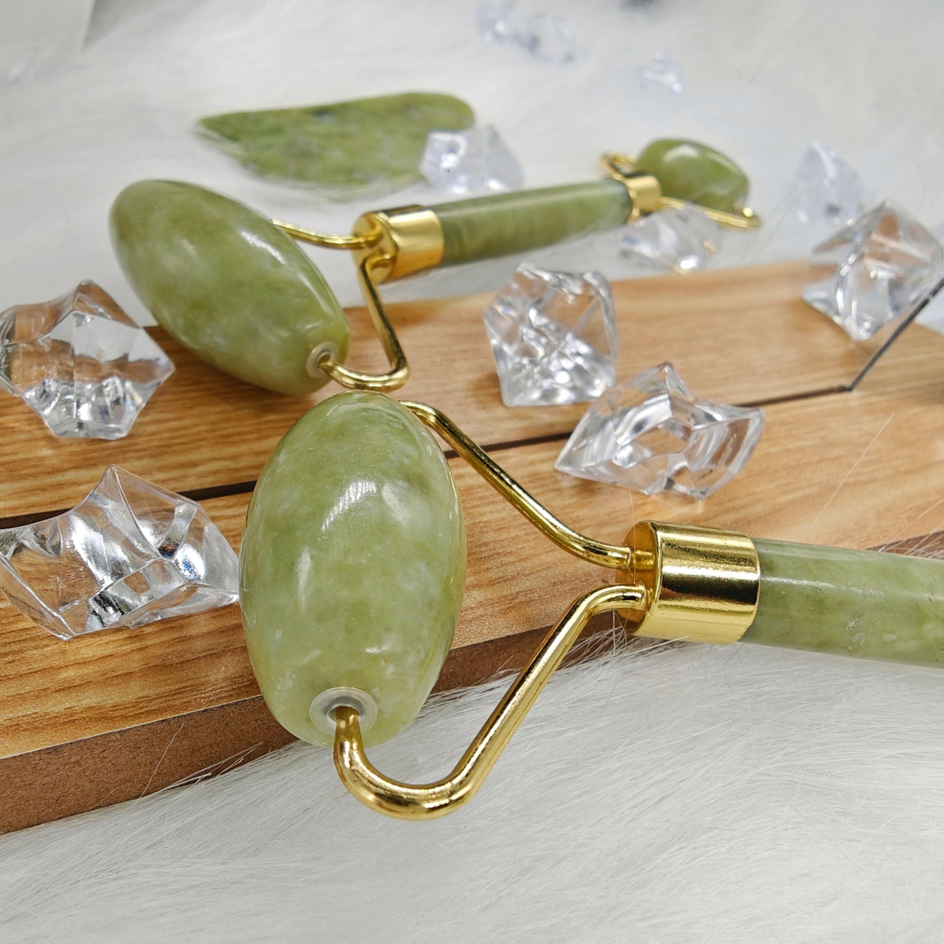 2pcs of Gua Sha Boards for Facial Massage, Specialized Tools for Beauty Salons to Slim The Face And Neck, Without Battery