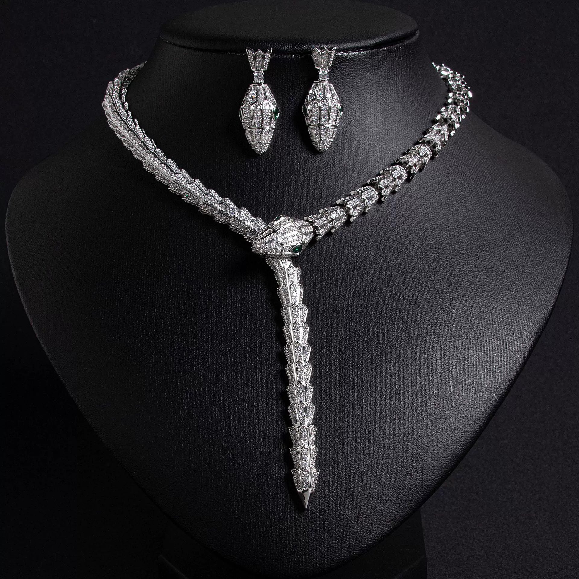 Fashion Retro Necklace Zircon Snake-Shaped Exaggerated Personality Necklace Year-end Look Accessories