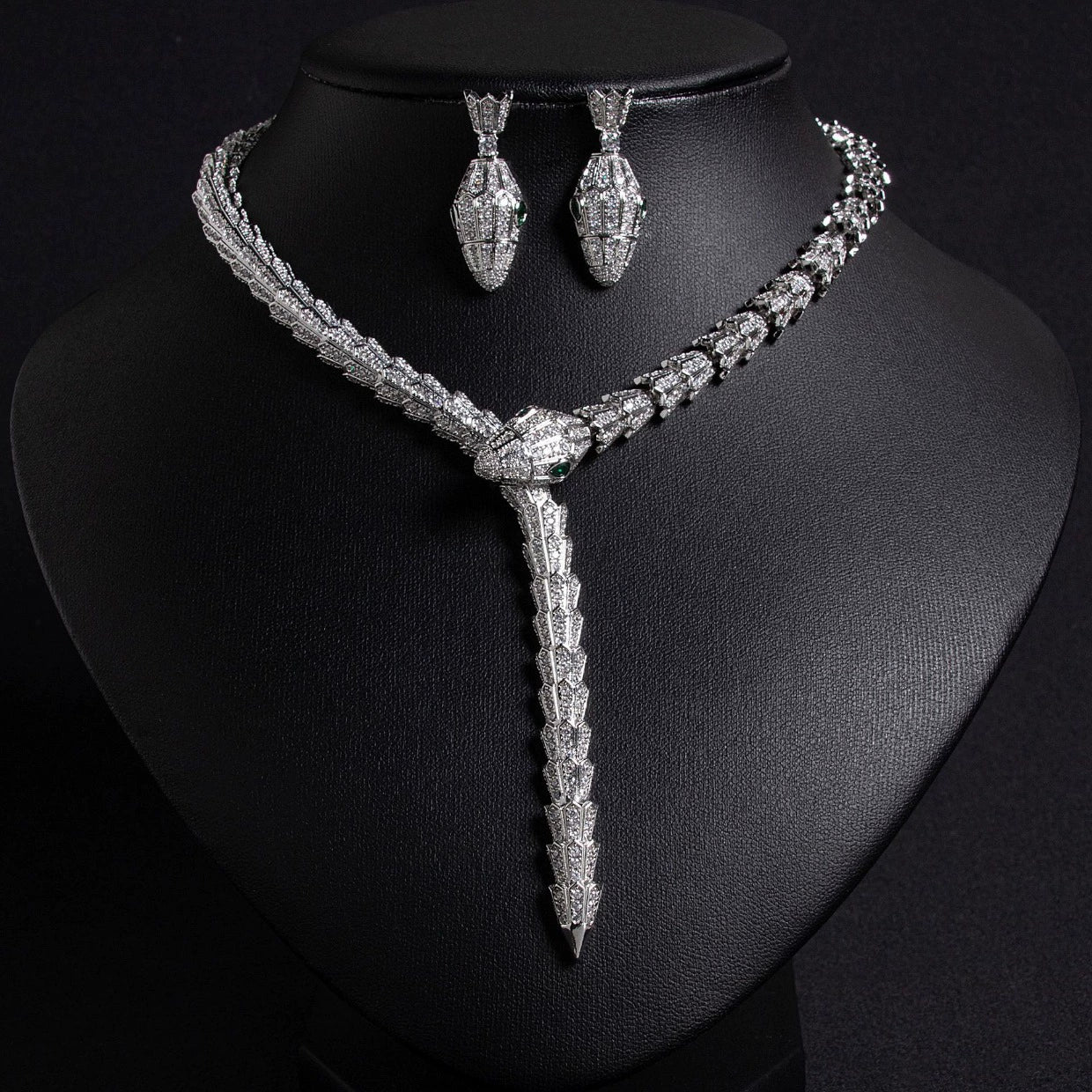 Fashion Retro Necklace Zircon Snake-Shaped Exaggerated Personality Necklace Year-end Look Accessories