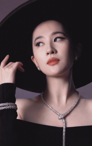 Fashion Retro Necklace Zircon Snake-Shaped Exaggerated Personality Necklace Year-end Look Accessories