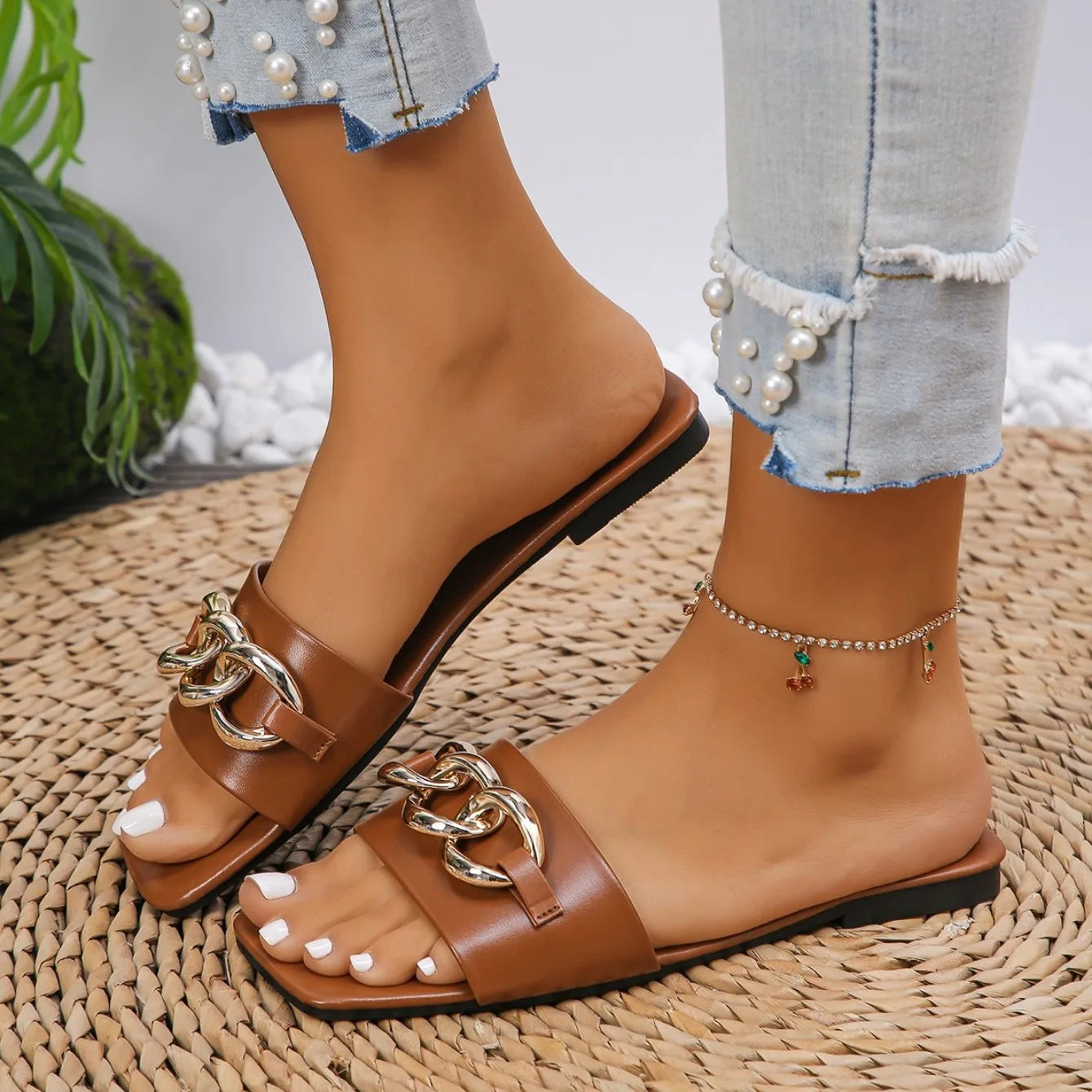 New Summer Women Slippers Rome Fashion  Designer Flat Sandals Soft Sole Sexy Shoes Women Breathable Beach Slippers Slides Women
