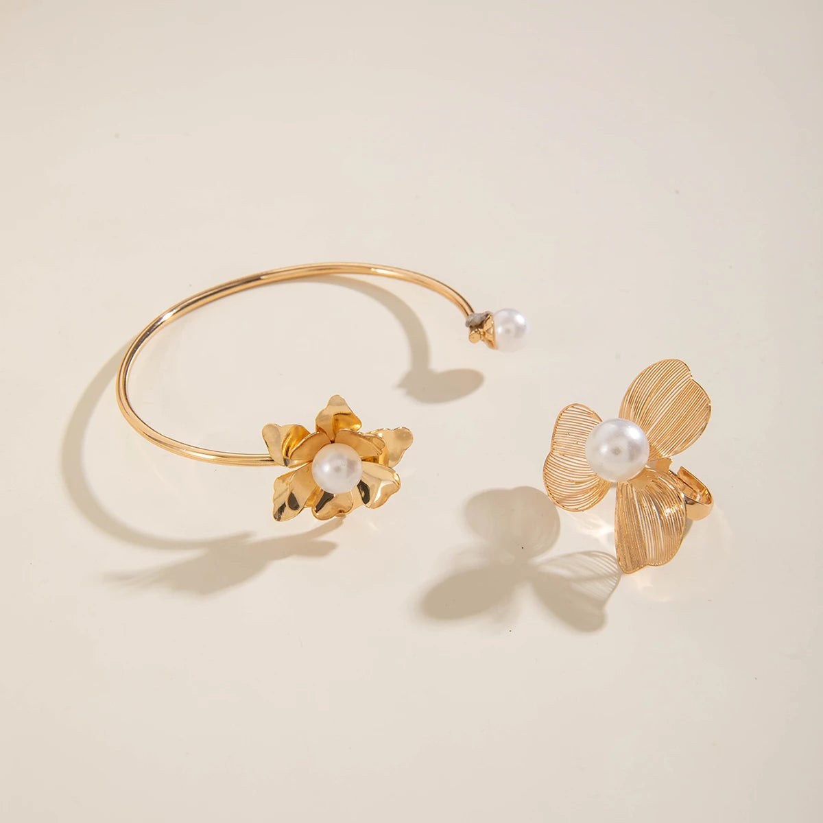 Fashiona Colored Rhinestone Butterfly Flower Imitation Pearl Irregular Ring Bracelet set Suitable for women