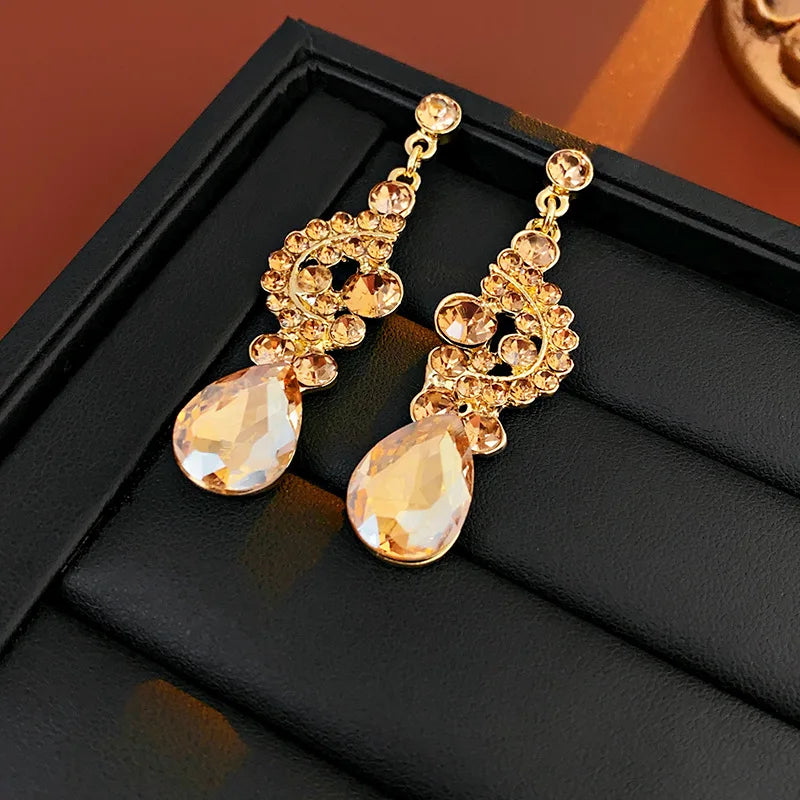 French Light Luxury Rhinestone Hollow Water Drop Necklace for Women Exquisite Elegant Collarbone Chains Temperament Jewelry Sets