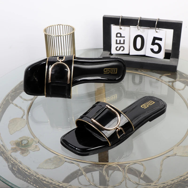 Women's slippers in summer 2025 metal flat bottom wear new fashion square toe outdoor low heel women's shoes fashionable