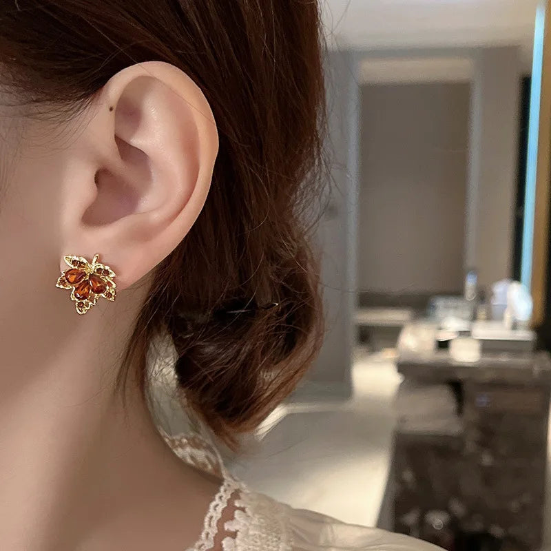 Red Gem Maple Leaf Stud Earrings for Women New Fashion Light Luxury Earrings Retro Simple Crystal Earrings Jewelry