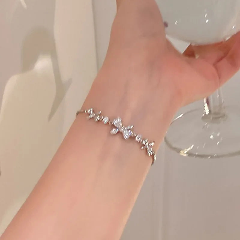 Y2K Zircon Ins Bracelets for Women Korean Fashion Sweet Girls Sparkling Hollow Heart Delicate Chain Bracelet Party Jewelry