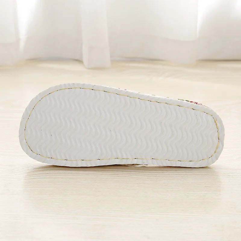 Four Season Linen Home Slippers – Women’s Indoor Non-Slip Floral Slides with Cartoon Cat Design