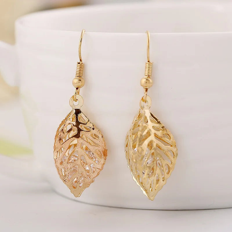 Red Gem Maple Leaf Stud Earrings for Women New Fashion Light Luxury Earrings Retro Simple Crystal Earrings Jewelry