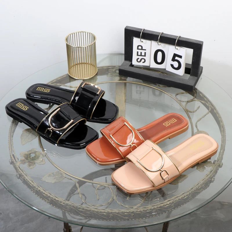 Women's slippers in summer 2025 metal flat bottom wear new fashion square toe outdoor low heel women's shoes fashionable