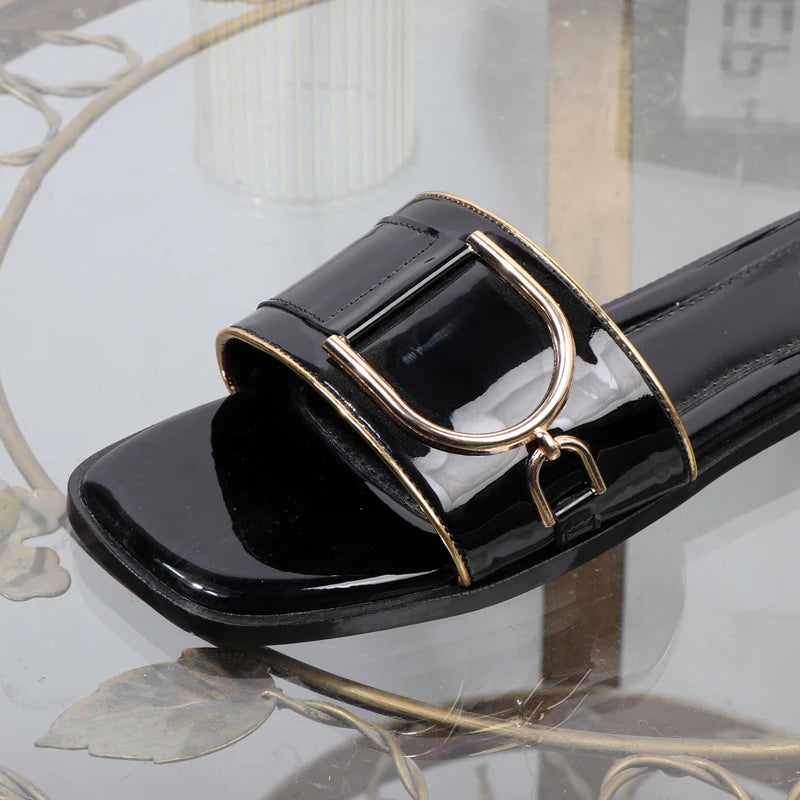 Women's slippers in summer 2025 metal flat bottom wear new fashion square toe outdoor low heel women's shoes fashionable