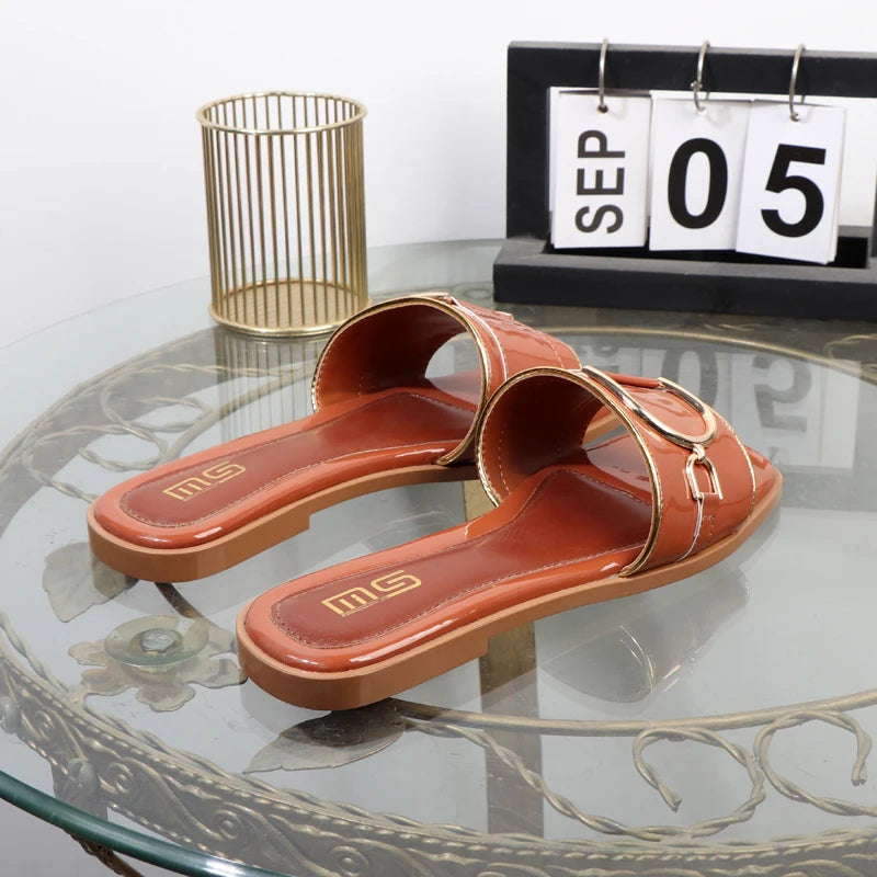 Women's slippers in summer 2025 metal flat bottom wear new fashion square toe outdoor low heel women's shoes fashionable
