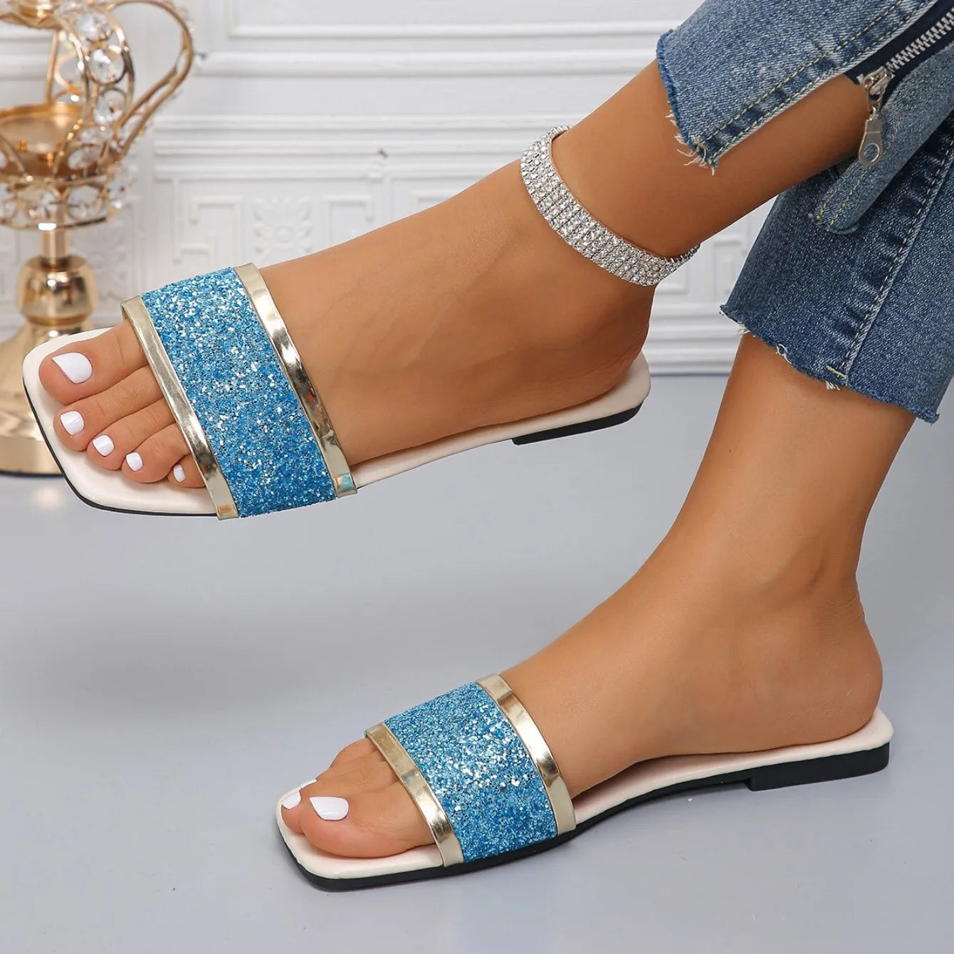 2024 New Designer Casual Flat Fashion Shoes Women Elegant Slip on Walking Slippers Lightweight Comfortable Shoes Slides Women