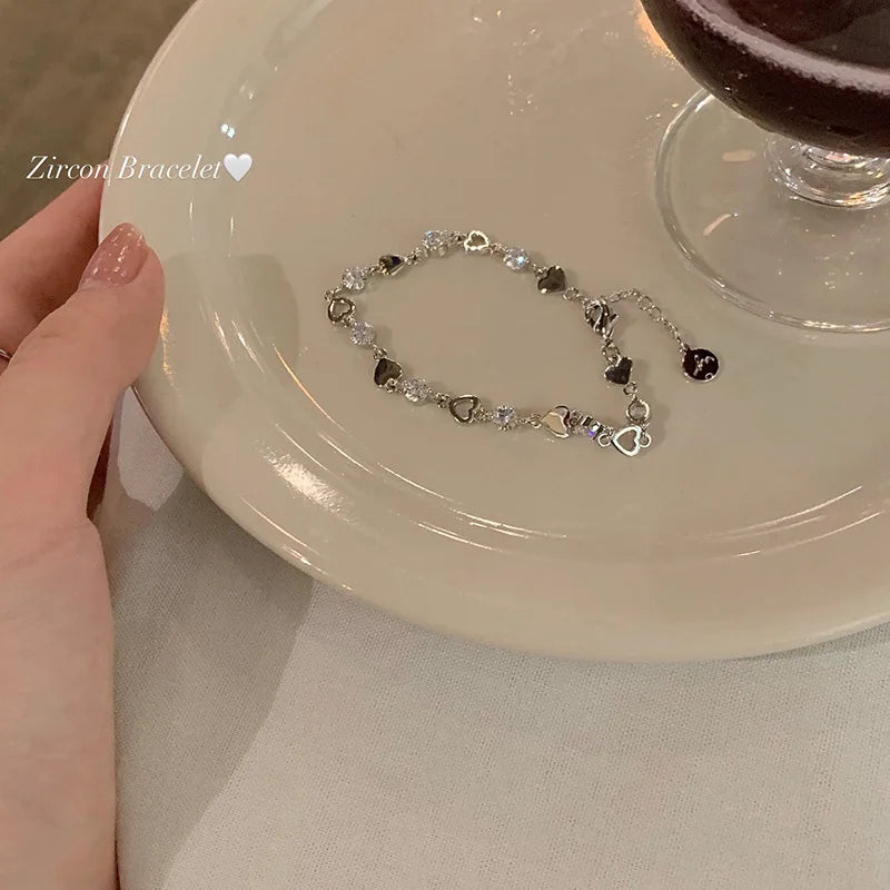 Y2K Zircon Ins Bracelets for Women Korean Fashion Sweet Girls Sparkling Hollow Heart Delicate Chain Bracelet Party Jewelry
