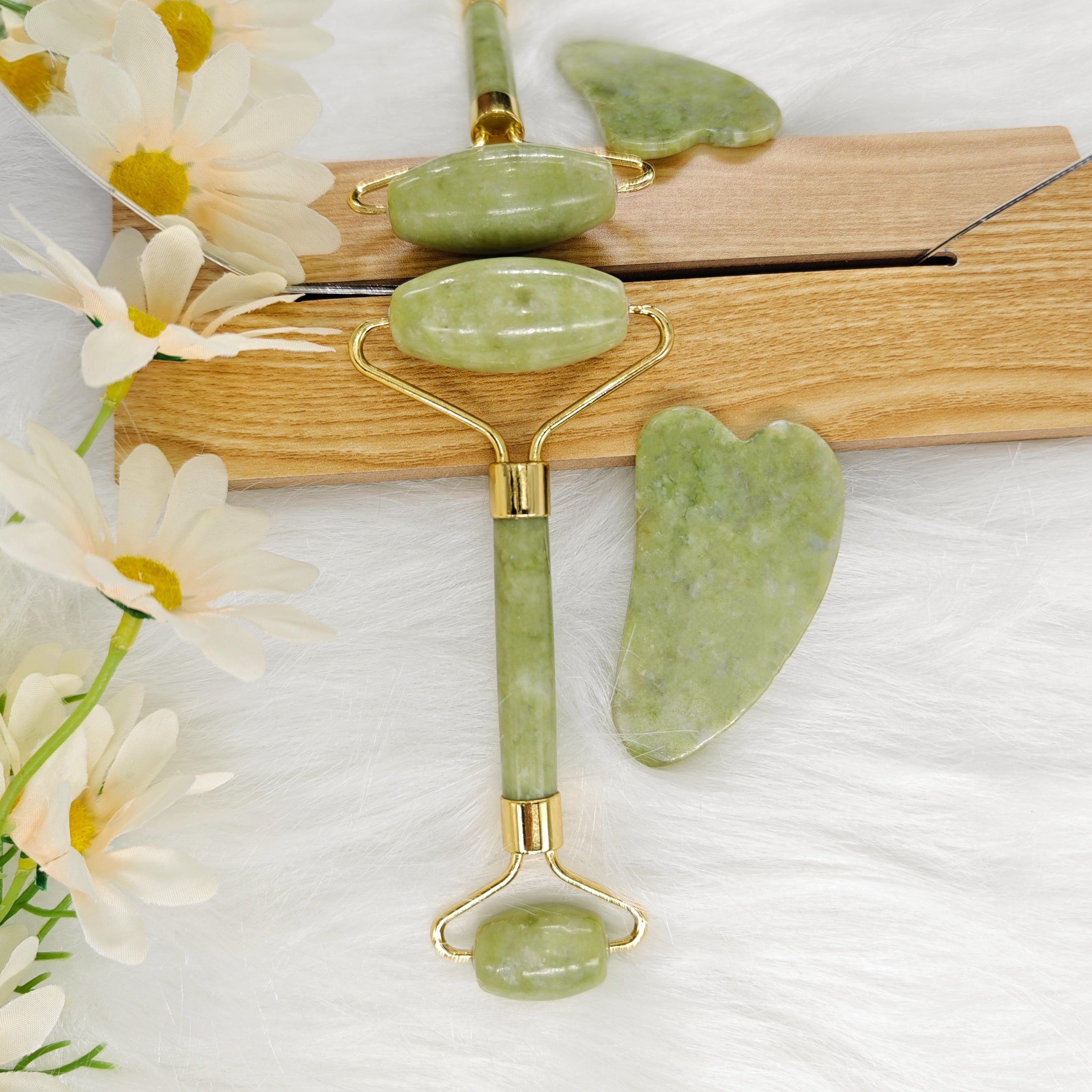 2pcs of Gua Sha Boards for Facial Massage, Specialized Tools for Beauty Salons to Slim The Face And Neck, Without Battery